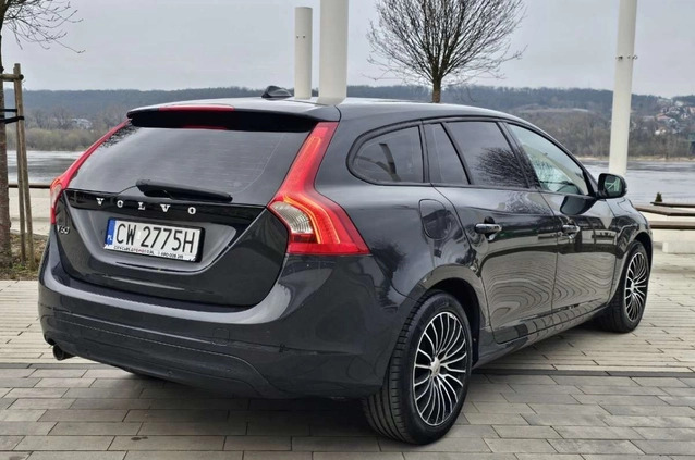 Volvo V60 cena 41900 przebieg: 192000, rok produkcji 2013 z Urzędów małe 562